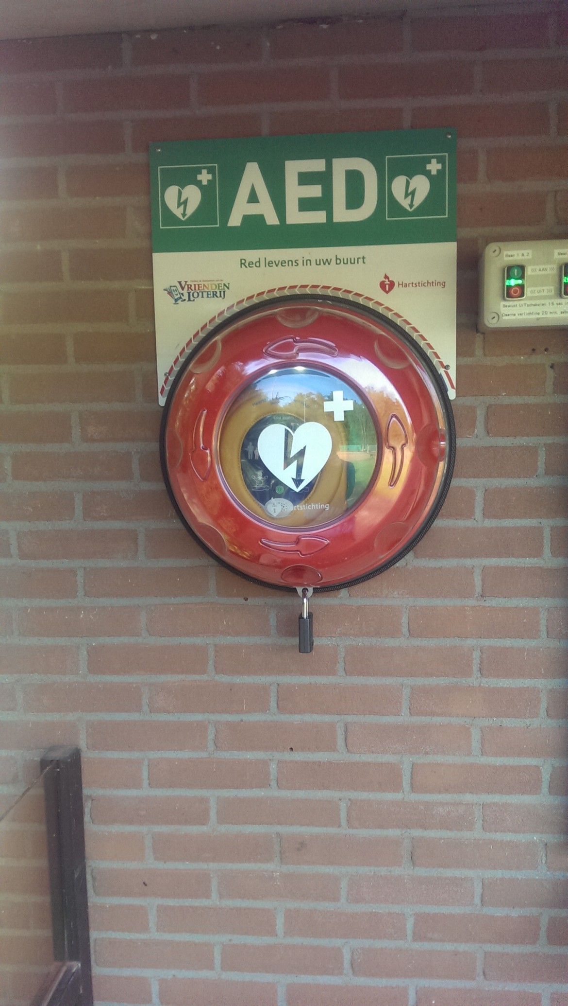 AED-buitenkast.jpg