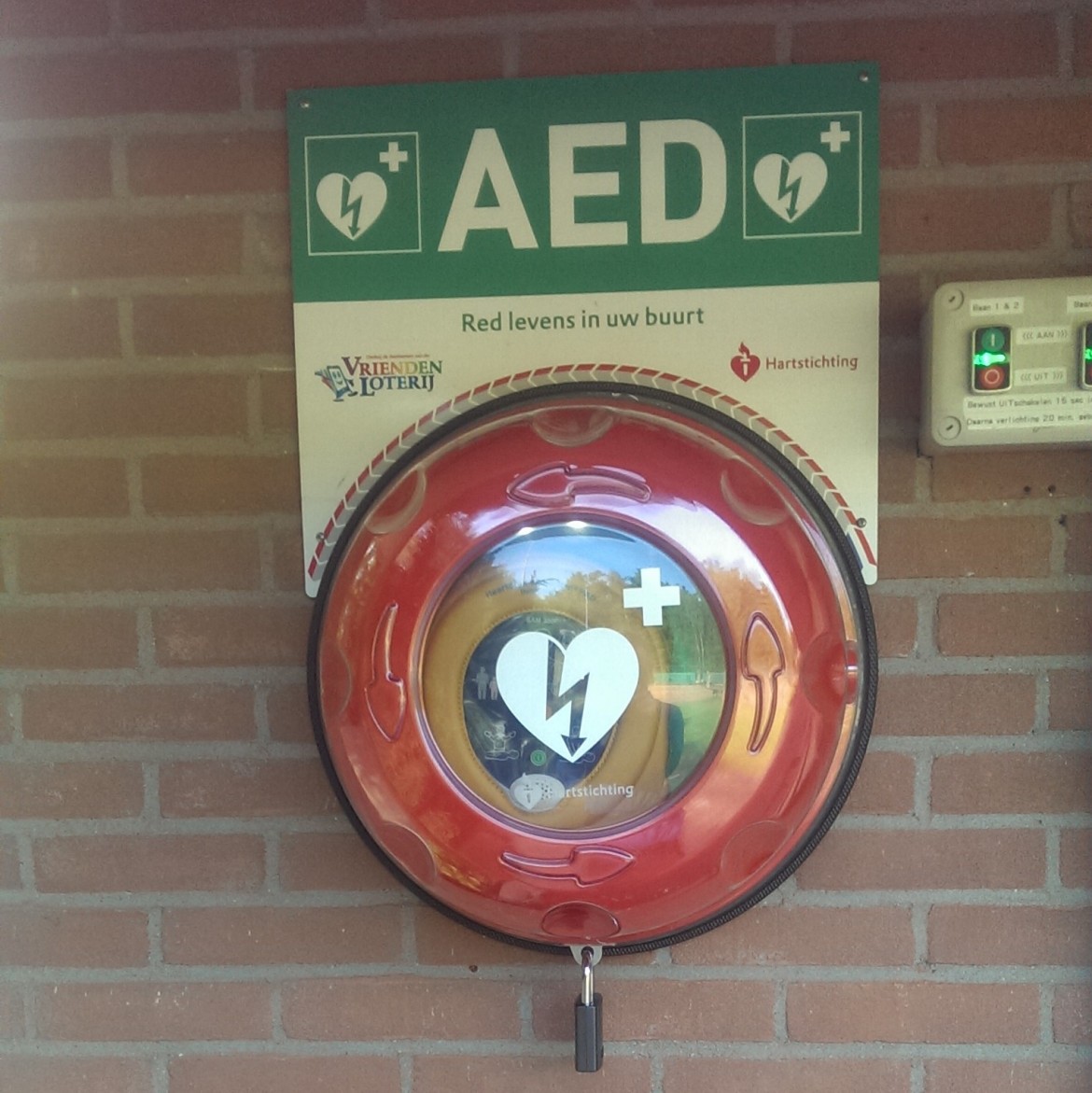 AED-buitenkast-nieuw.jpg